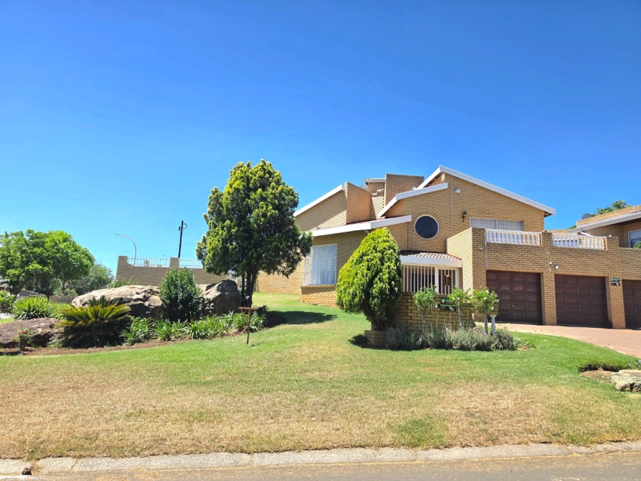 4 Bedroom Property for Sale in Panorama Free State